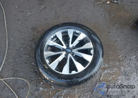 2015 Subaru Outback 2.5I Limited z USA, uszkodzony, nr VIN 4S4BSBNCXF3316607